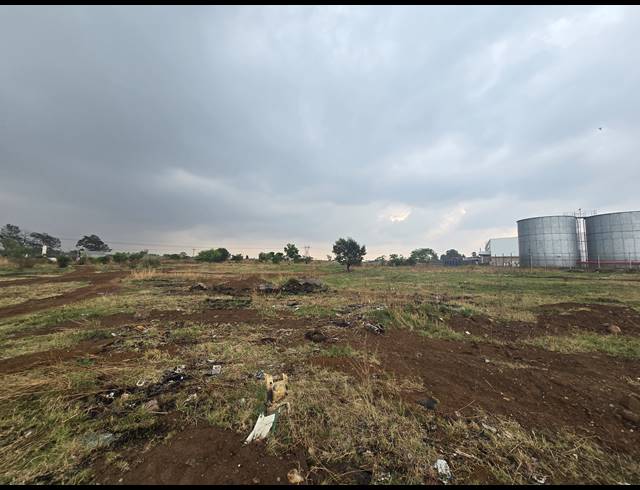 27,300M² VACANT LAND FOR SALE IN APEX